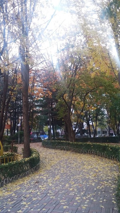 Facade of Garak Plaza Apartments