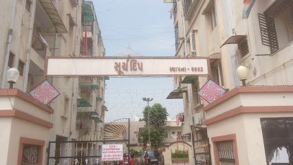 Exterior of Gramercy Towers California