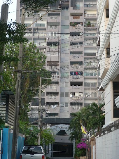 View of Pinklao Exclusive Condominium Complex