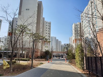 Street side of 마곡엠밸리6단지아파트 서울