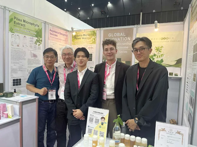 Faustas CEO with collegues